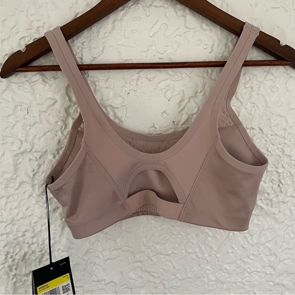 NWT Nike Keyhole Dri-Fit Sports Bra Small - Picture 5 of 10